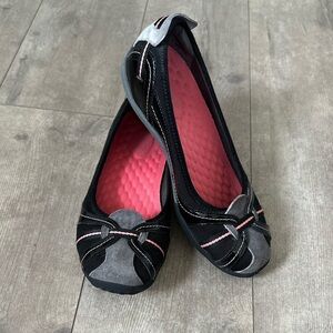 Privo by Clarks Women’s Black Pink Patent Leather Slip On Flats size 6.5